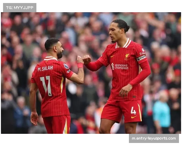 利物浦边路突破受阻，萨拉赫内切路线被狼队多人包夹限制